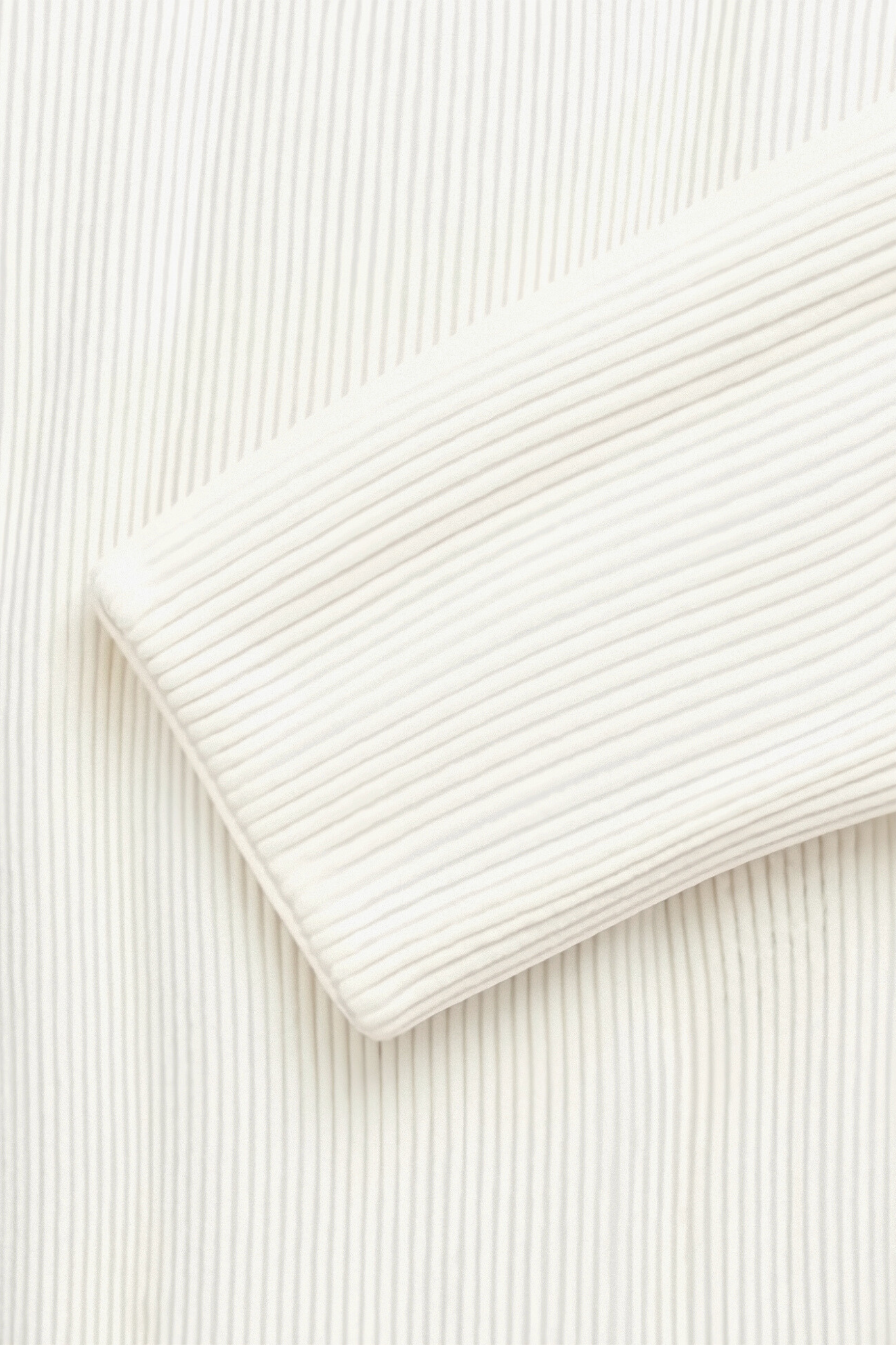 NOBA Solid Knitted Crew Neck Cardigan